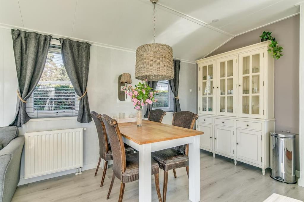 4-Pers. Chalet Met Eigen Parkeerplaats In Veluwe Villa Putten Exterior photo